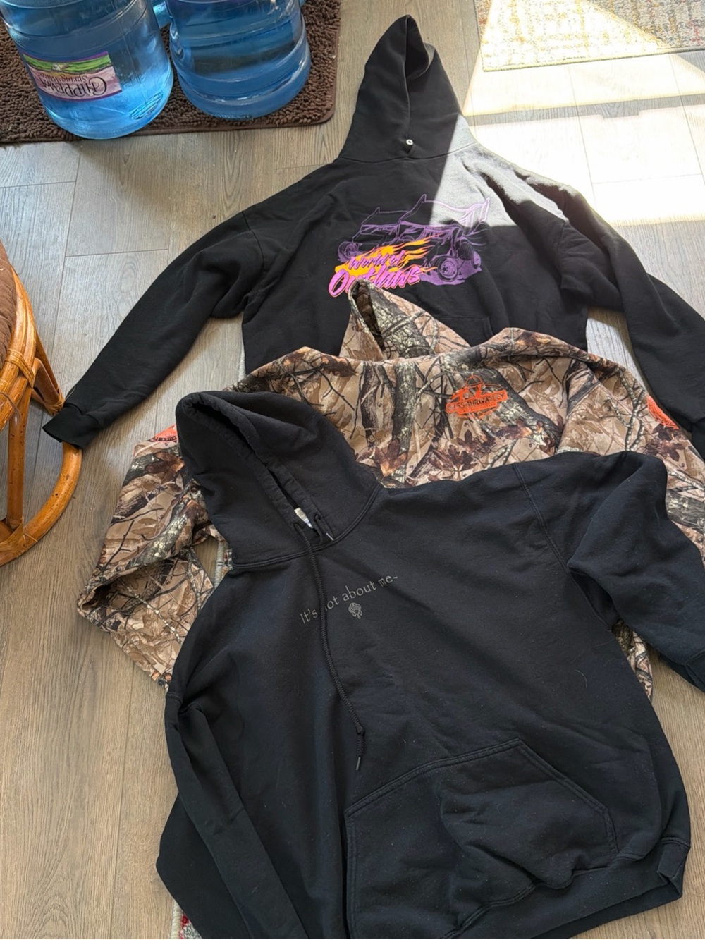 Lot of 3 XL Hooded Sweatshirts World of Outlaws, Jesus, Hunting